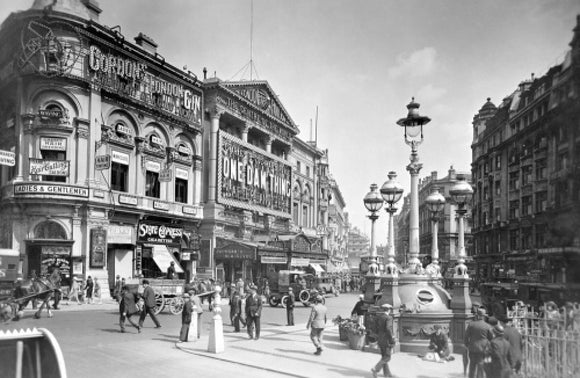 View of Piccadilly Circus: 1927