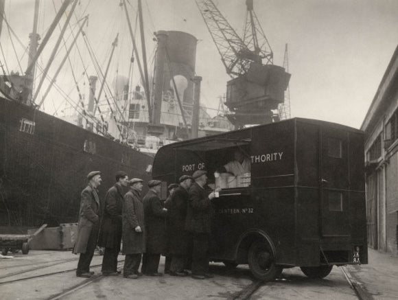 Mobile canteen for dockers: 1942
