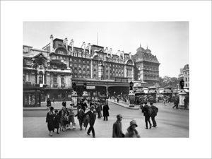 Forecourt of Victoria Station: 20th century