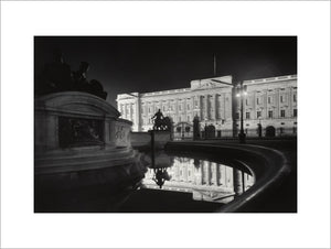 Buckingham Palace at night:1920-1933